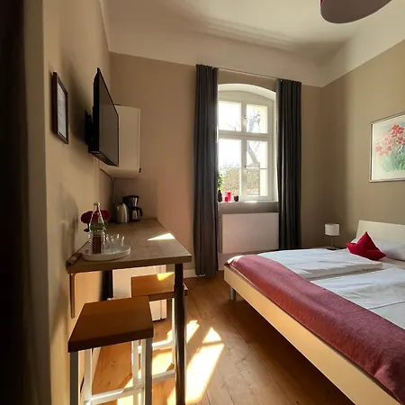 20qm Gaestezimmer Im Historischen Pfarrhaus In 3* Pielenhofen